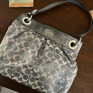 Smaller coach of the shoulder/clutch good condition